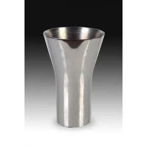 RECIPIENTE FLORERO EN ALUMINIO MEDIDAS: 14X14X22 CMS.