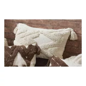 COJÍN TRIANGLE 30X50 BEIGE CON BORLAS