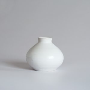 JARRÓN PEQUEÑO BLANCO MATE 8 CM ALTURA X 5 CM BASE X 3,5 CM Ø BOCA