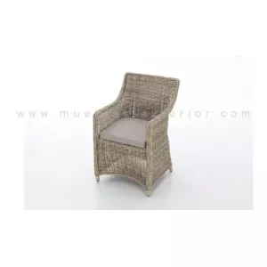 SILLÓN DE RATTÁN SINTÉTICO PARA JARDÍN Y EXTERIOR
FABRICADO EN UN TONO MUY NATURAL.