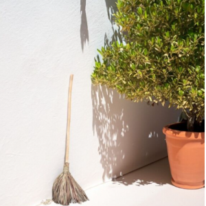 Escoba de bambú para exteriores