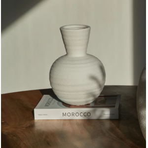 "JARRÓN DECORATIVO KAESO ALTO: 23 CMANCHO: Ø16,5 CM"