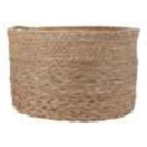 Cesta trenzada de fibra vegetal